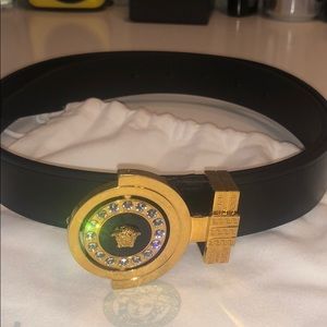 Versace: MEDUSA GUILLOCHÉ LEATHER BELT